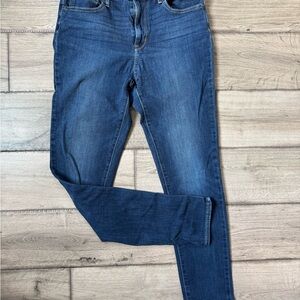 Levi’s skinny high rise super stretch size 29 length 32